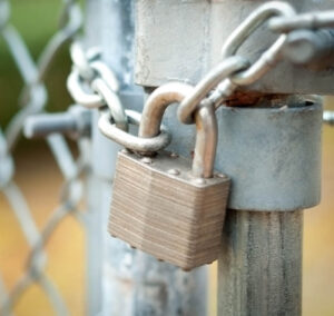 how to lock a chain link fence gate padlock